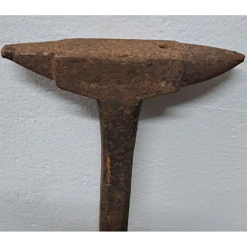 Yunque para trabajos en el campo, siglo XVIII Ordena Ya