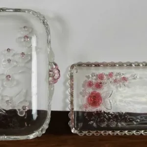 Mejor Precio PAREJA DE CENTROS DE MESA EN CRISTAL PRENSADO. MOTIVOS FLORALES. AÑOS 60.