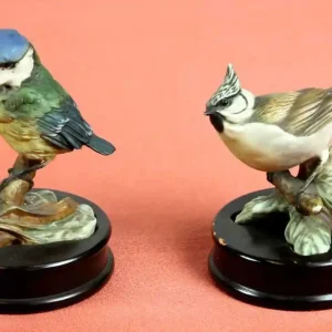 Lujoso PAREJA DE FIGURAS DE PÁJAROS. BISCUIT. KAISER. ALEMANIA. AÑOS 60-70.