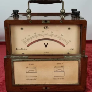 VOLTIMETRO DALMAU MONTERO. MODELO 47. 160/320 V. CAJA DE MADERA. 1938. Mayoreo